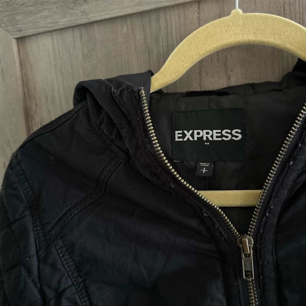 Express Quilted Jacket - Picture 3 of 3